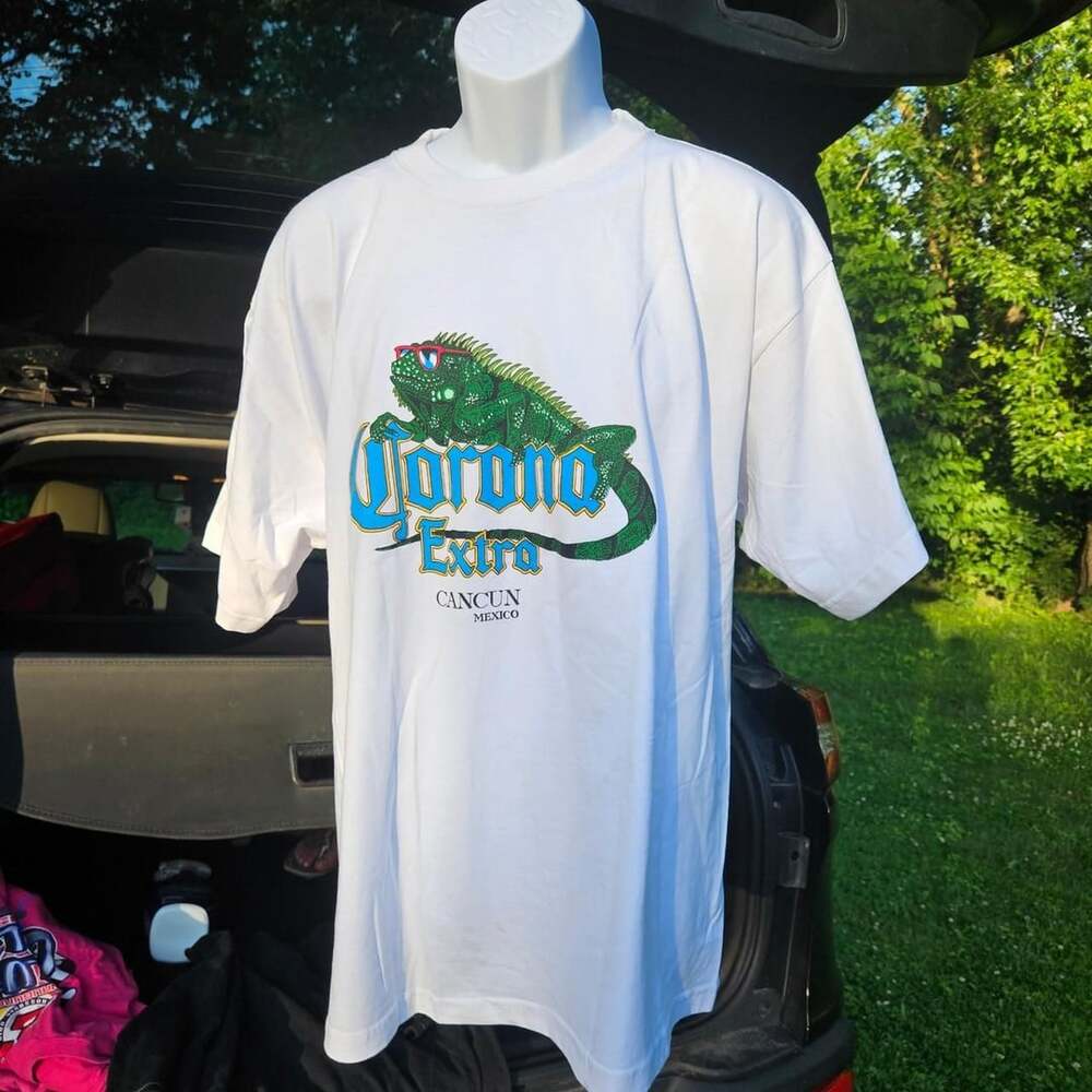 Corona Extra Cancun Iguana Graphic T-Shirt White XXL